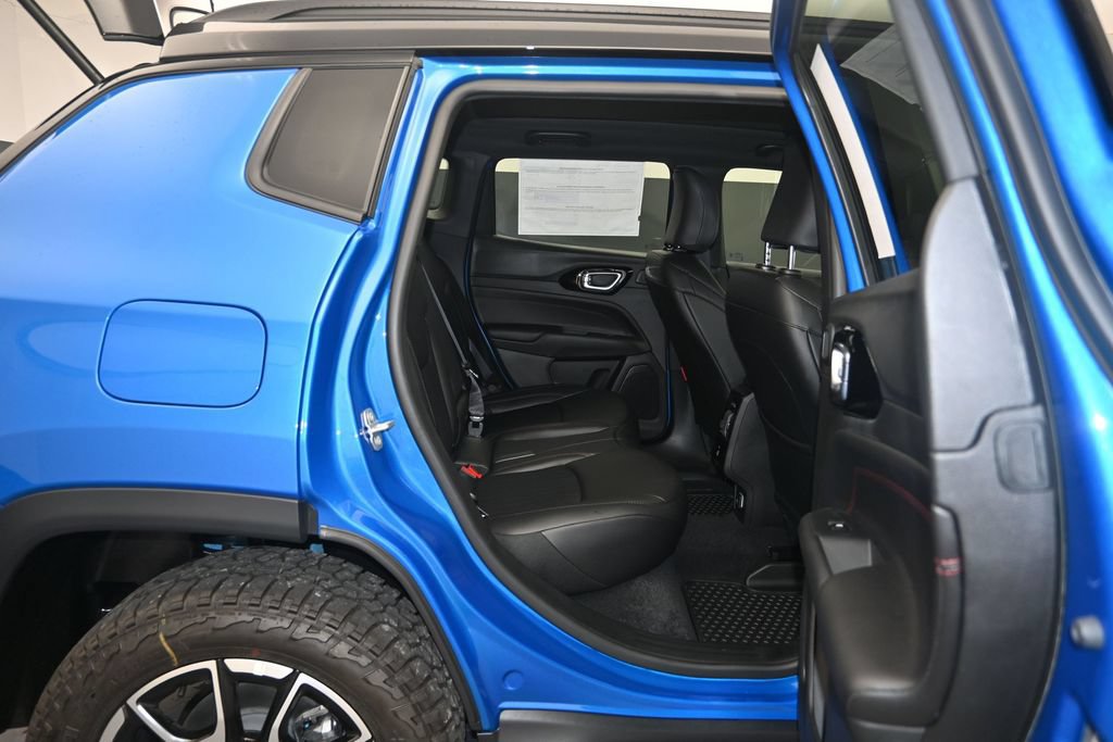 New 2026 Jeep Compass Trailhawk w/ Sun, Sound & Navigation Group AWD/4WD image 27