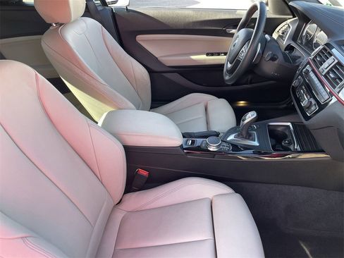 Used 2018 BMW 230i Convertible image 11