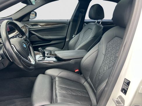 Used 2021 BMW 530i xDrive w/ Premium Package AWD/4WD image 17