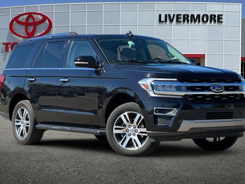 Used 2024 Ford Expedition Limited image 2