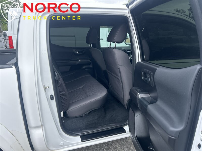 Used 2018 Toyota Tacoma TRD Sport w/ Technology Package RWD image 15