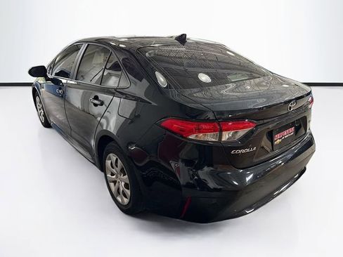 Used 2020 Toyota Corolla LE FWD image 6