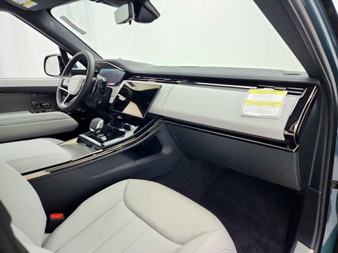 New 2026 Land Rover Range Rover Sport SE image 13