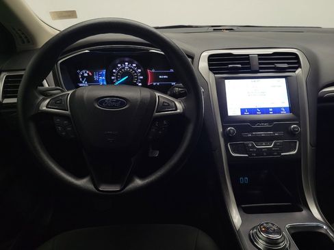 Used 2020 Ford Fusion SE image 22