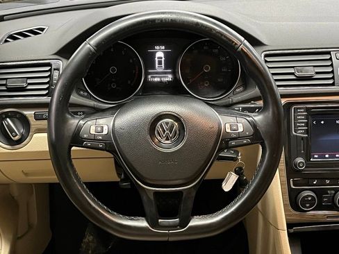 Used 2016 Volkswagen Passat 1.8T SE FWD image 8