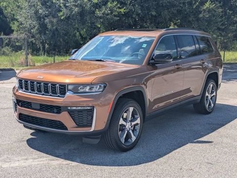New 2026 Jeep Grand Cherokee L Limited w/ Luxury Tech Group II RWD image 7