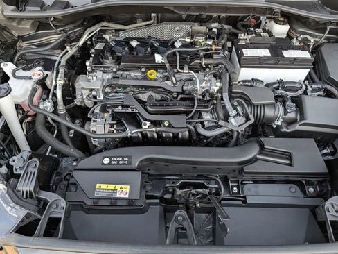 Used 2024 Toyota Corolla Cross LE FWD image 34