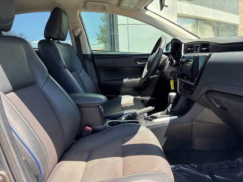Used 2018 Toyota Corolla SE w/ Carpet Mat Package (TMS) FWD image 12