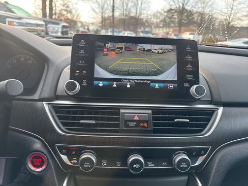 Used 2021 Honda Accord Touring image 17