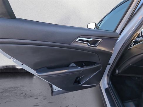 Used 2024 Kia Sportage SX image 24