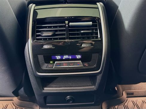 Used 2023 BMW X6 xDrive40i w/ Premium Package image 28