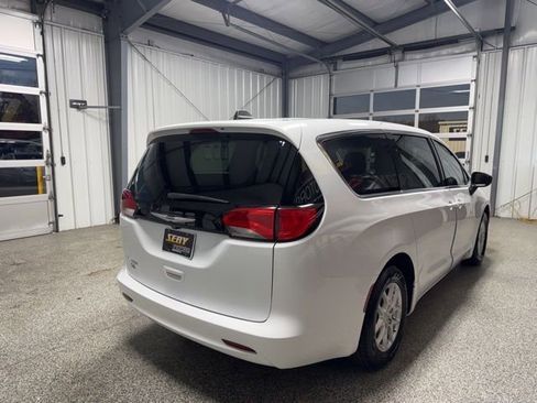 Used 2024 Chrysler Voyager LX FWD image 22
