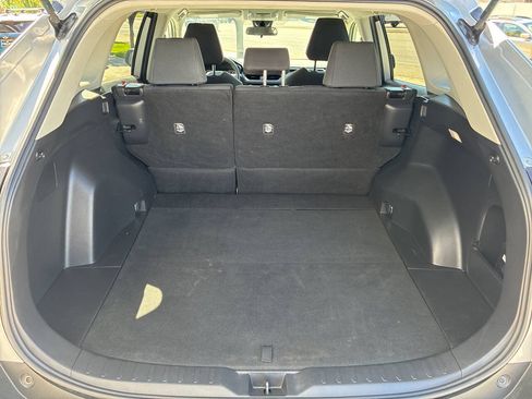 Used 2022 Toyota RAV4 LE AWD/4WD image 11