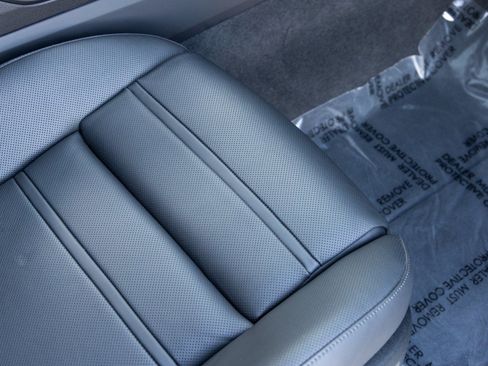 Certified 2025 Porsche Cayenne Coupe image 51