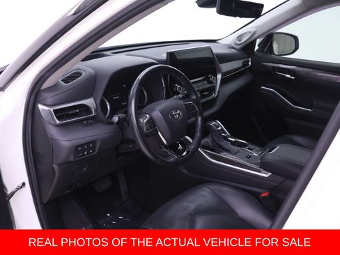 Used 2021 Toyota Highlander Platinum AWD/4WD image 3