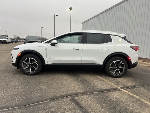 New 2026 Chevrolet Equinox EV LT image 2
