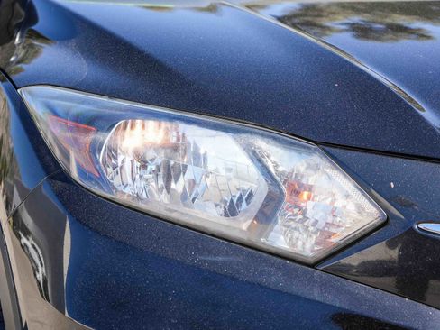 Used 2018 Honda HR-V EX image 4