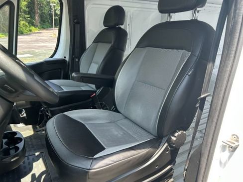 Used 2025 RAM ProMaster 2500 w/ Convenience Group FWD image 9