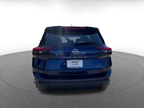 Used 2025 Nissan Rogue SV image 12