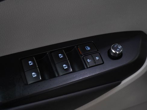 Used 2017 Toyota Highlander Limited AWD/4WD image 22