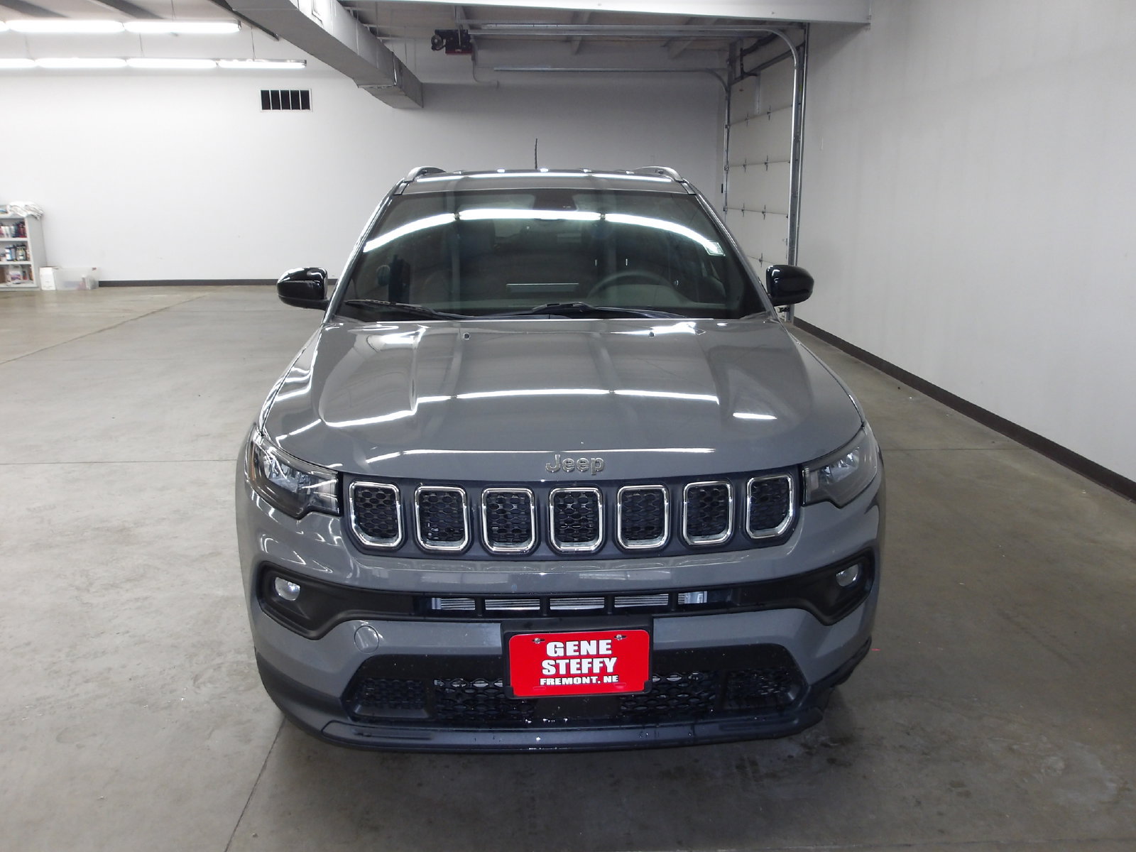 Used 2023 Jeep Compass Latitude AWD/4WD image 6