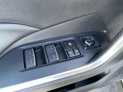 Used 2022 Toyota RAV4 XLE image 19