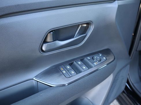 New 2026 Nissan Kicks S image 12