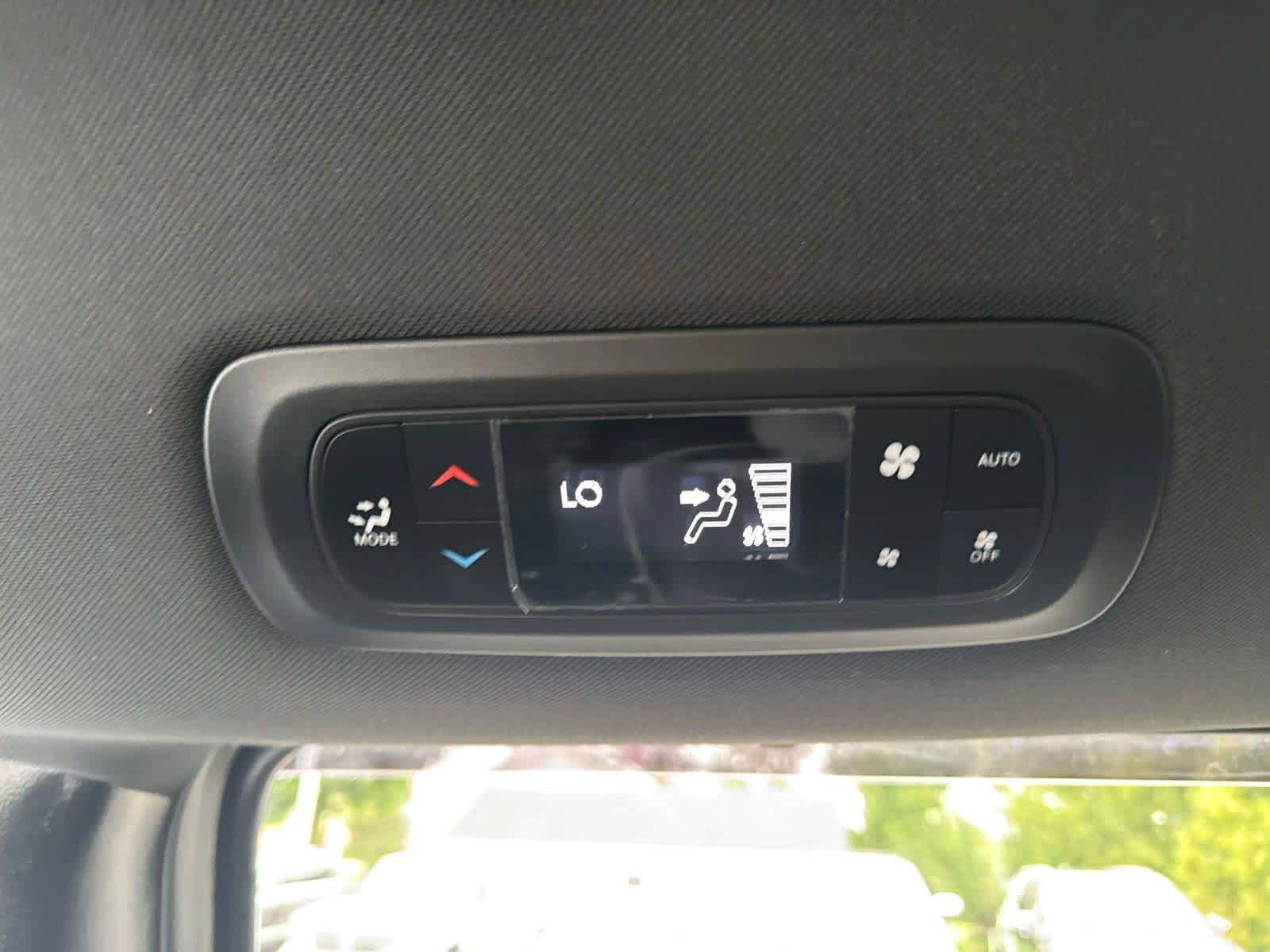 Used 2021 Chrysler Pacifica Limited w/ Premium & Safety Sphere Group FWD image 16