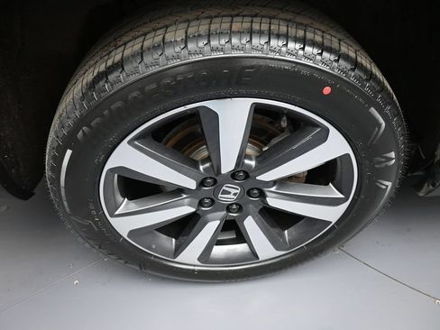 Used 2023 Honda Pilot Touring image 12