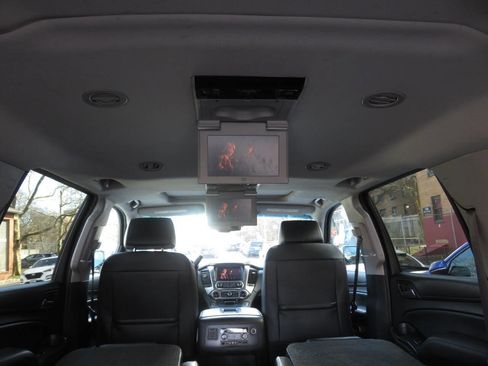 Used 2016 Chevrolet Suburban LT image 29