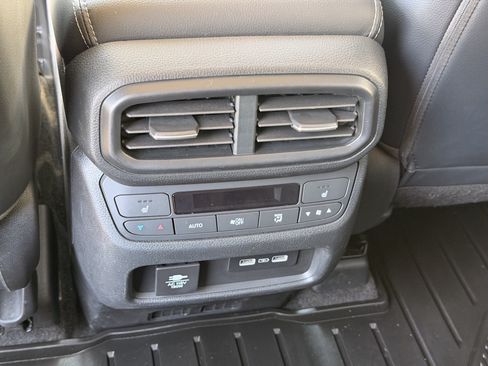 Used 2023 Honda Pilot Elite image 25