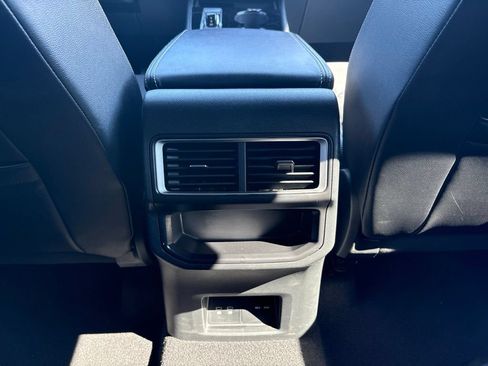 Used 2024 Volkswagen Atlas Cross Sport SE AWD/4WD image 27