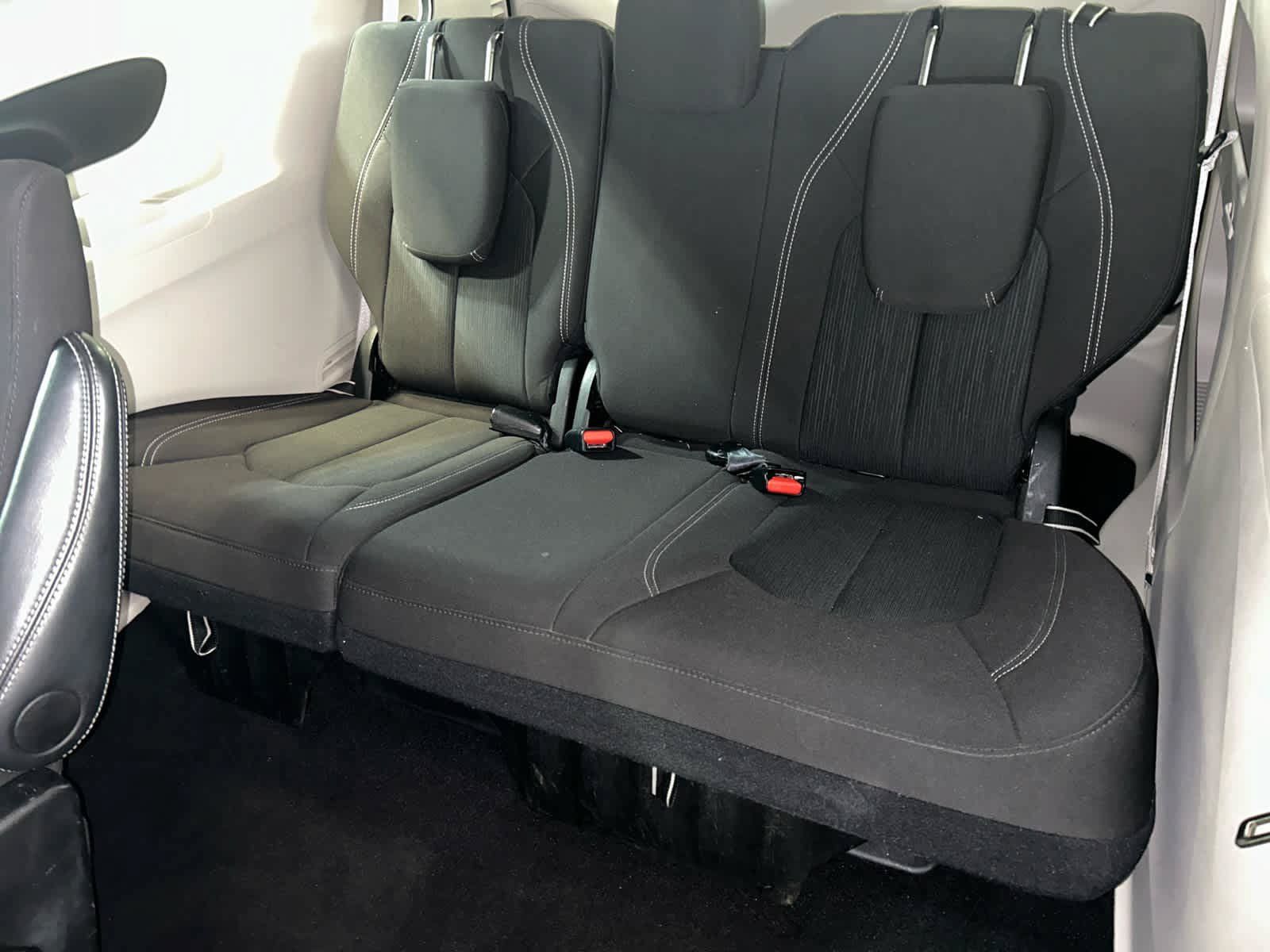 Used 2024 Chrysler Voyager LX FWD image 11