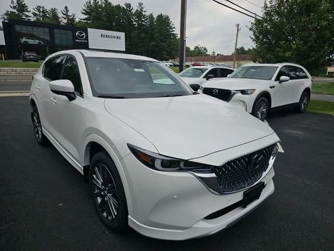 New 2025 MAZDA CX-5 Signature image 1