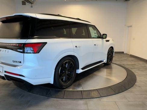 New 2026 INFINITI QX80 4WD image 8