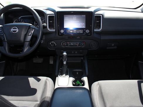 Used 2022 Nissan Frontier SV AWD/4WD image 8