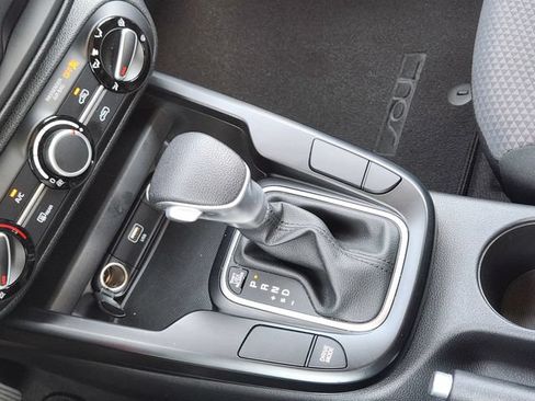 Certified 2025 Kia Soul LX w/ LX Technology Package FWD image 21