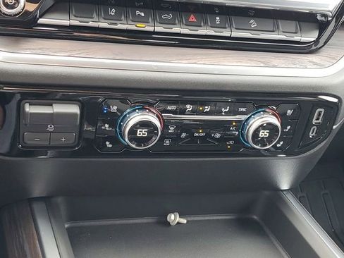 New 2026 GMC Sierra 3500 SLT w/ SLT Premium Package image 18