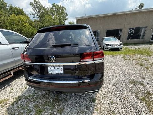 Used 2023 Volkswagen Atlas SE w/ Panoramic Sunroof Package FWD image 11