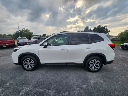 Used 2021 Subaru Forester Premium w/ Popular Package #1 AWD/4WD image 4