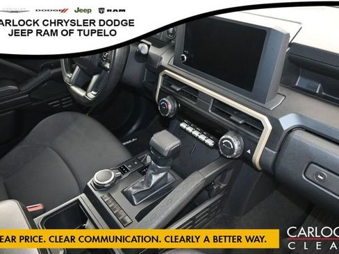 Used 2025 Toyota Tacoma SR AWD/4WD image 35