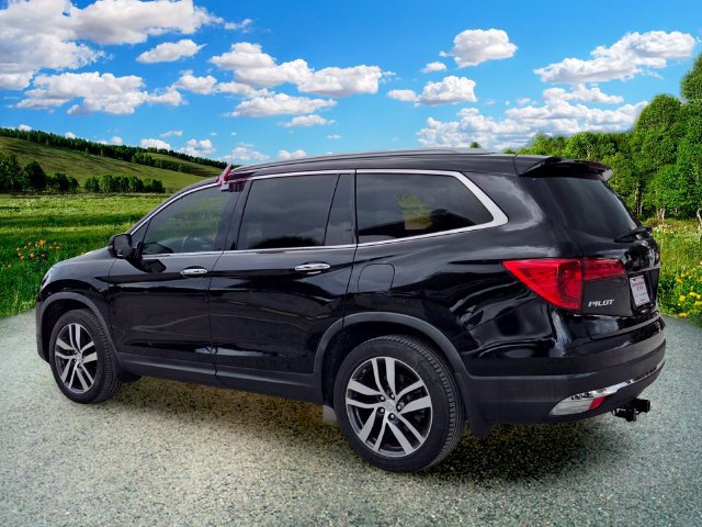 Used 2017 Honda Pilot Touring image 4