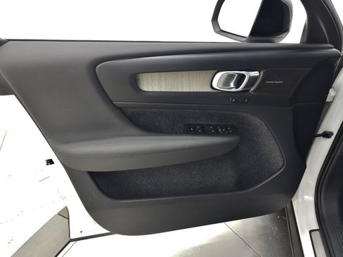 Used 2023 Volvo XC40 B5 Plus w/ Driver Assist Package AWD/4WD image 13