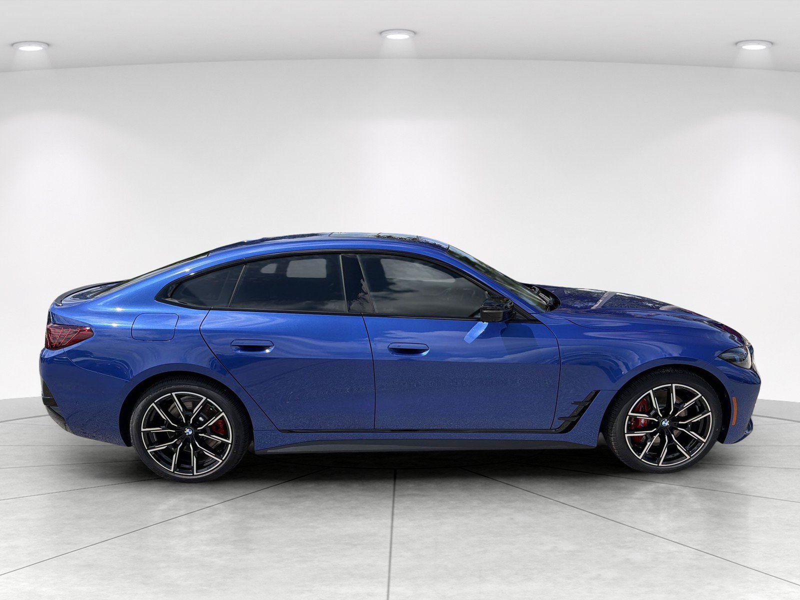 New 2026 BMW 430i w/ M Sport Package RWD image 3