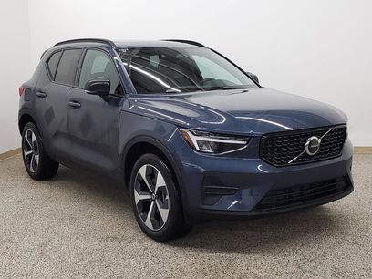 New 2026 Volvo XC40 B5 Core w/ Protection Package Premier