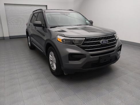 Used 2024 Ford Explorer XLT RWD image 14