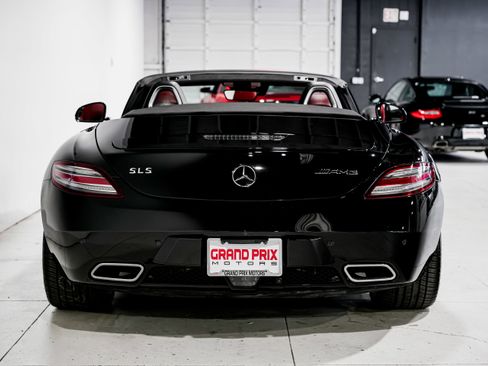 Used 2012 Mercedes-Benz SLS AMG Roadster image 4