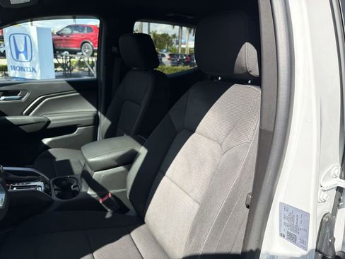 Used 2023 Chevrolet Colorado LT w/ LT Convenience Package II image 21