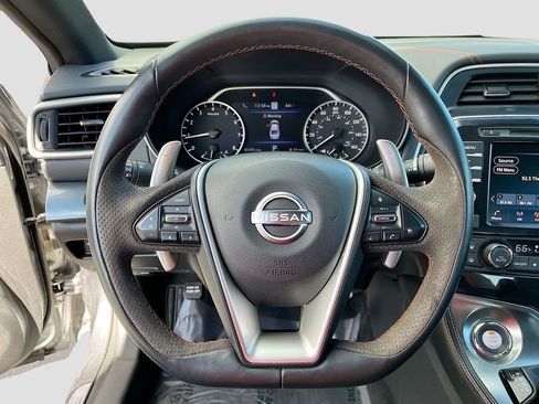 Used 2023 Nissan Maxima SR w/ Sport Mat Group FWD image 11