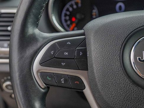 Used 2018 Jeep Grand Cherokee Limited image 13